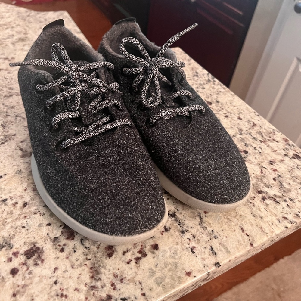 Gray Allbirds, are in great shape just decided to get a different color.
